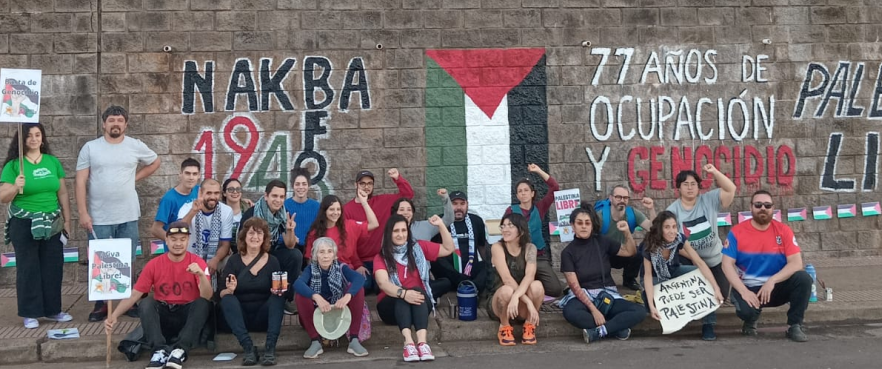 Coordinadora Misiones con Palestina, mural en la costanera de Posadas. 